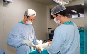HU faz cirurgia ortopédica inédita com biovidro