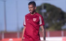 Londrina negocia com lateral ex-Cruzeiro e Vasco