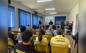 Motoristas escolares recebem informações sobre segurança no trânsito