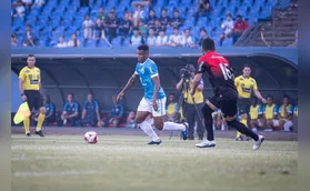 "Não pode ser muleta", diz André Luiz sobre gramado da Arena
