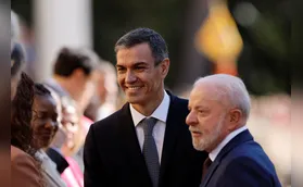 'Quando a democracia retrocede acontece um Hitler', afirma Lula