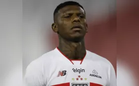 São Paulo dá prazo de 24 horas para Arboleda voltar ao clube