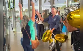 Turistas que ficaram retidos em Dubai são recebidos com festa em Londrina