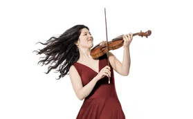 Virtuoses ministram oficinas de violino e violoncelo