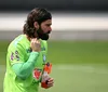 Alisson busca apagar críticas e entrar para grupo dos campeões