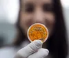 Salmão, caviar e anéis de lula veganos são produzidos em laboratório