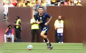 Ibañez mira repetir sina de zagueiros campeões como laterais