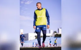 Nino espera "briga sadia" pela titularidade do Londrina