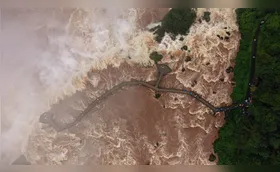 Passarela das Cataratas é reaberta após redução da vazão do Rio Iguaçu