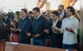 Pré-candidatos marcam presença em missa do padroeiro