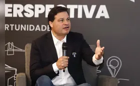Sandro Alex avança nas pesquisas e supera Rafael Greca em novo cenário