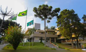 TRE-PR avalia suspensão de pesquisa contratada por jornal de Santa Catarina