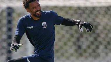 Vozinha foi eleito o melhor jogador em campo contra a seleção espanhola