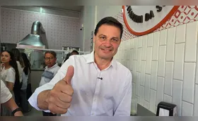 Em Londrina, Sandro Alex faz ‘corpo a corpo’ na região central