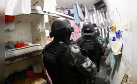 Polícia Penal e PM realizam operação na Penitenciária de Londrina