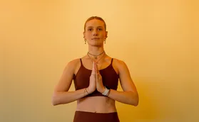 Um passo mais quente no yoga