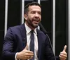 Deputado André Janones é internado com arritmia em São Paulo