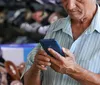 Mais idosos vão às urnas, e abstenção entre eleitores 70+ recua em 2026