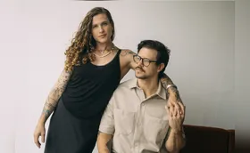 De olho nas histórias, com os pés no mundo