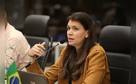 Vereadora tenta evitar arquivamento de PL sobre roupas em escolas