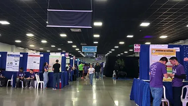 A FITEC Kids, no Parque Governador Ney Braga, busca aproximar es estudantes do universo científico