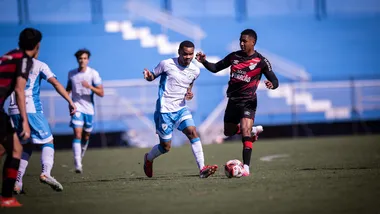 Kauã Jonathan, de 19 anos, marcou o gol do Londrina diante do Athletico