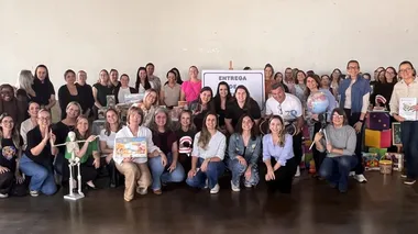 Na Rede Municipal de Cambé, a autoridade pedagógica é respaldada por uma equipe que compartilha procedimentos e responsabilidades num trabalho coletivo