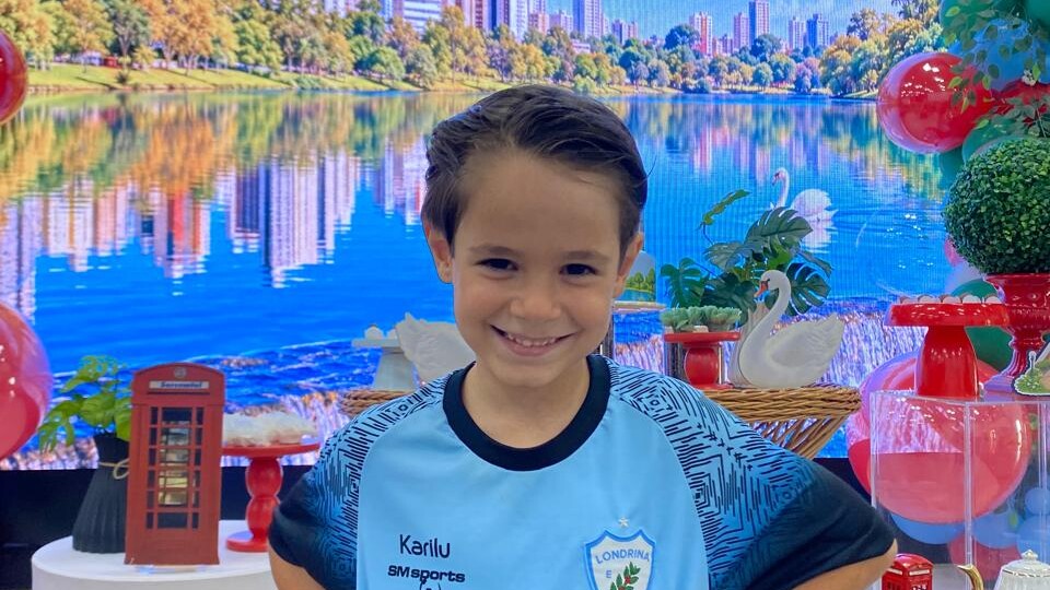 Aos 7 anos, menino transforma Londrina em tema de aniversário