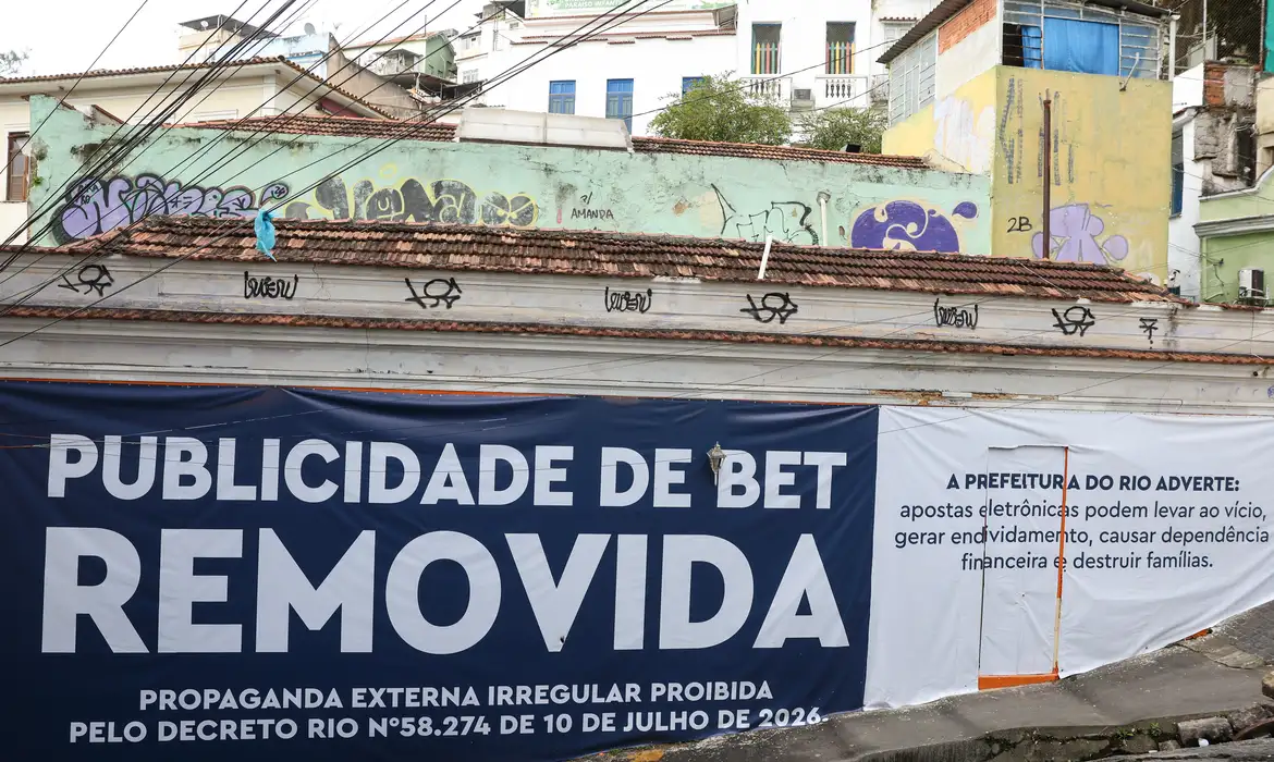 Após proibição, bets preparam reação no STF e no Congresso