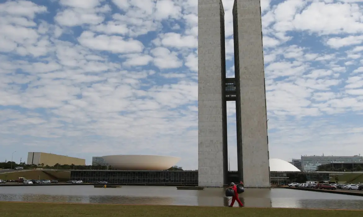Congresso mais conservador deve mudar agenda, diz professor