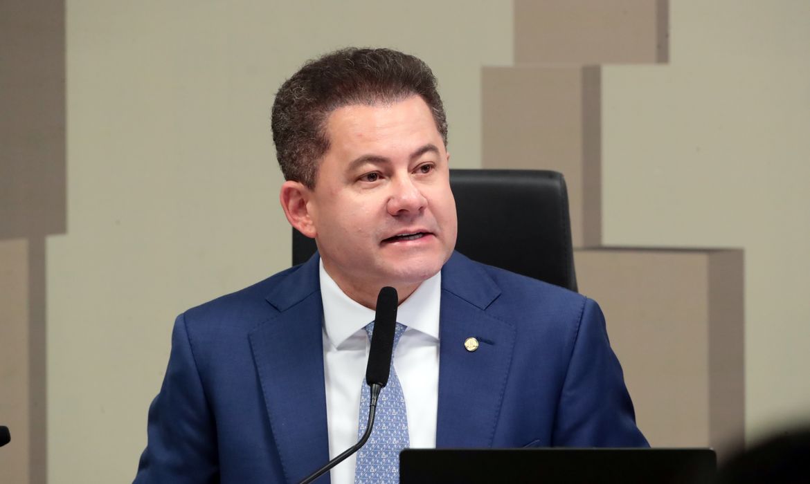 Deputado Cezinha de Madureira negociava acesso a ministros do STF, diz PF