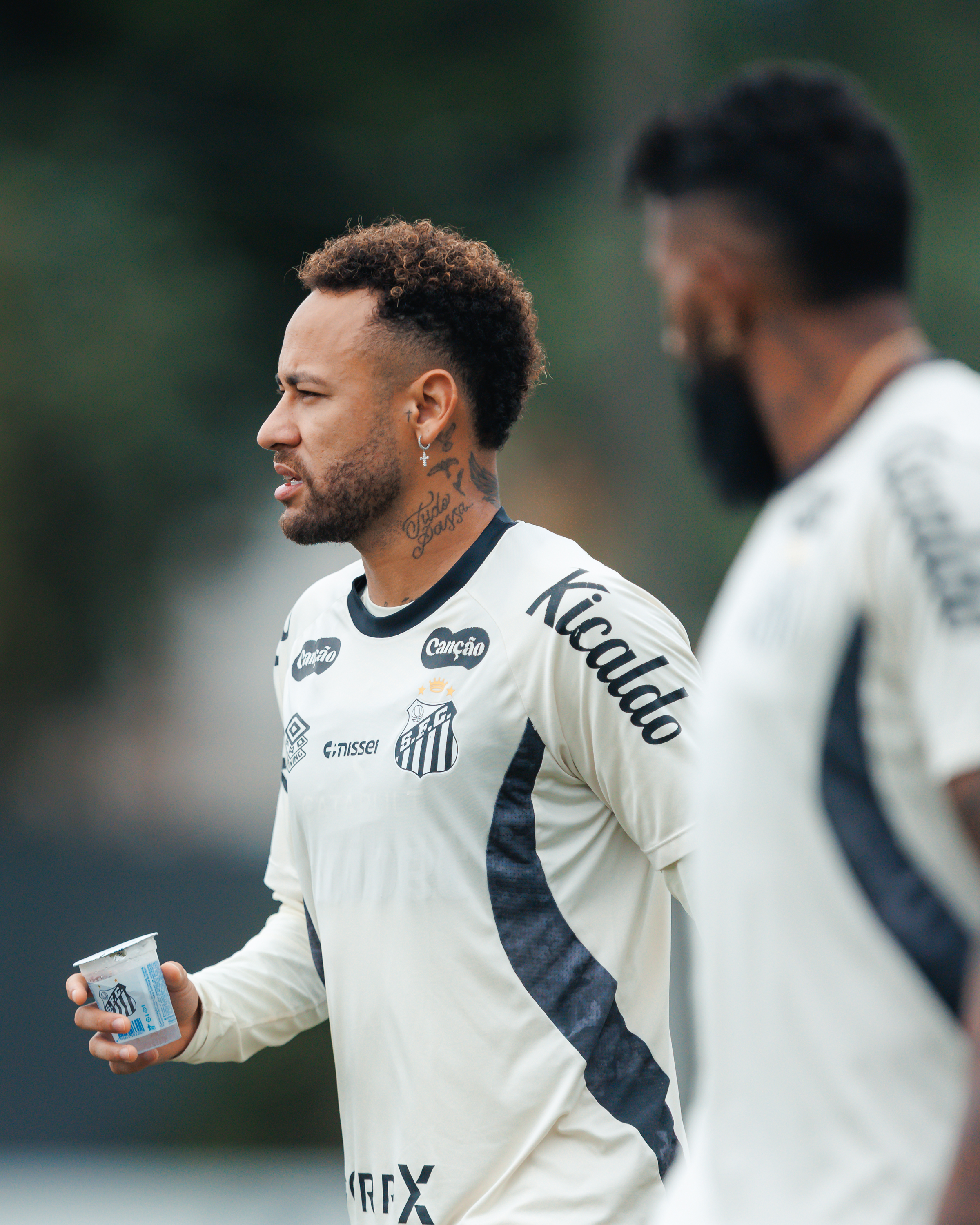 Em ascensão, Santos recebe o líder Flamengo na Vila