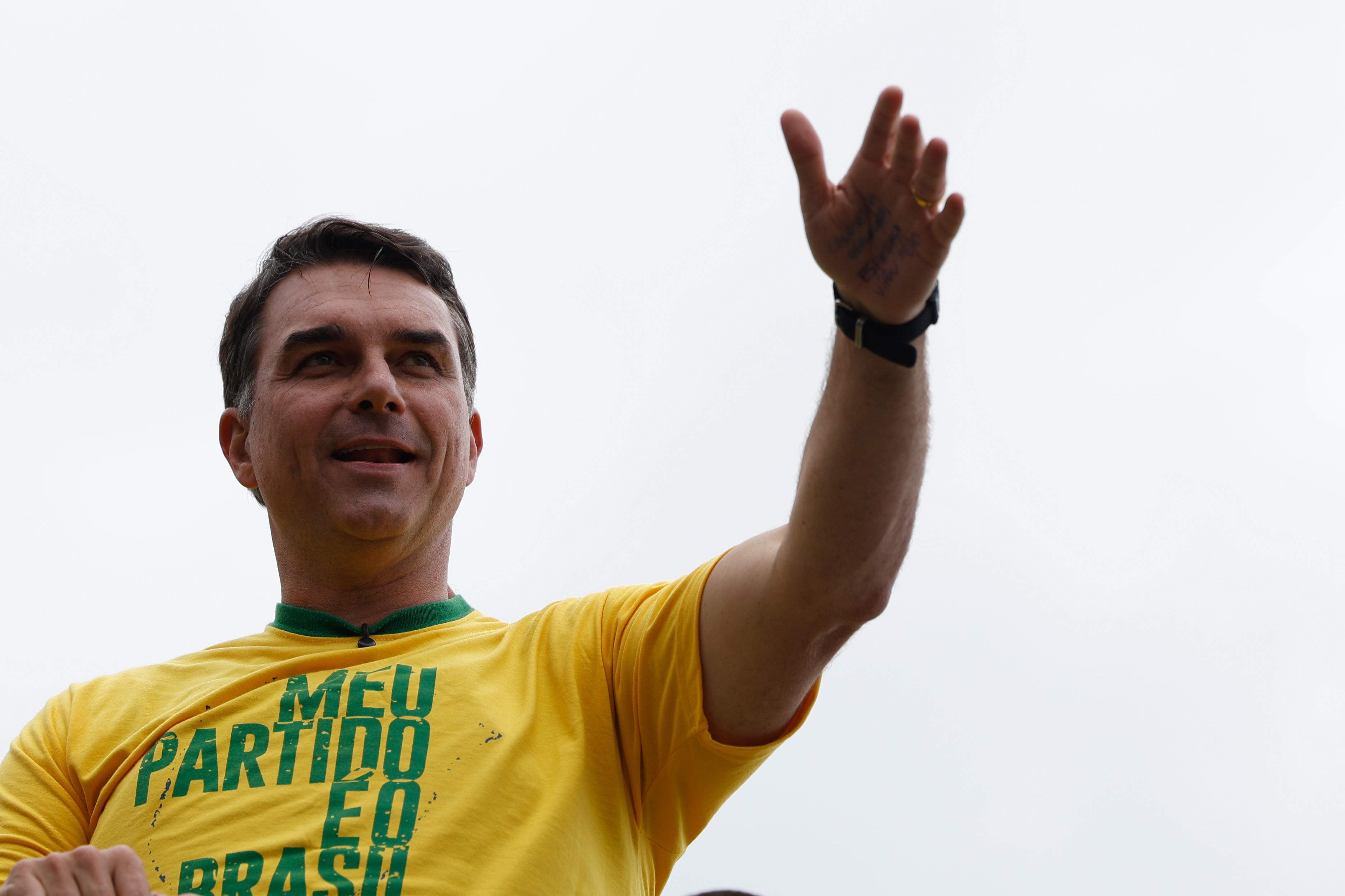 Flávio Bolsonaro teria destinado emenda parlamentar a miliciano envolvido no caso Marielle