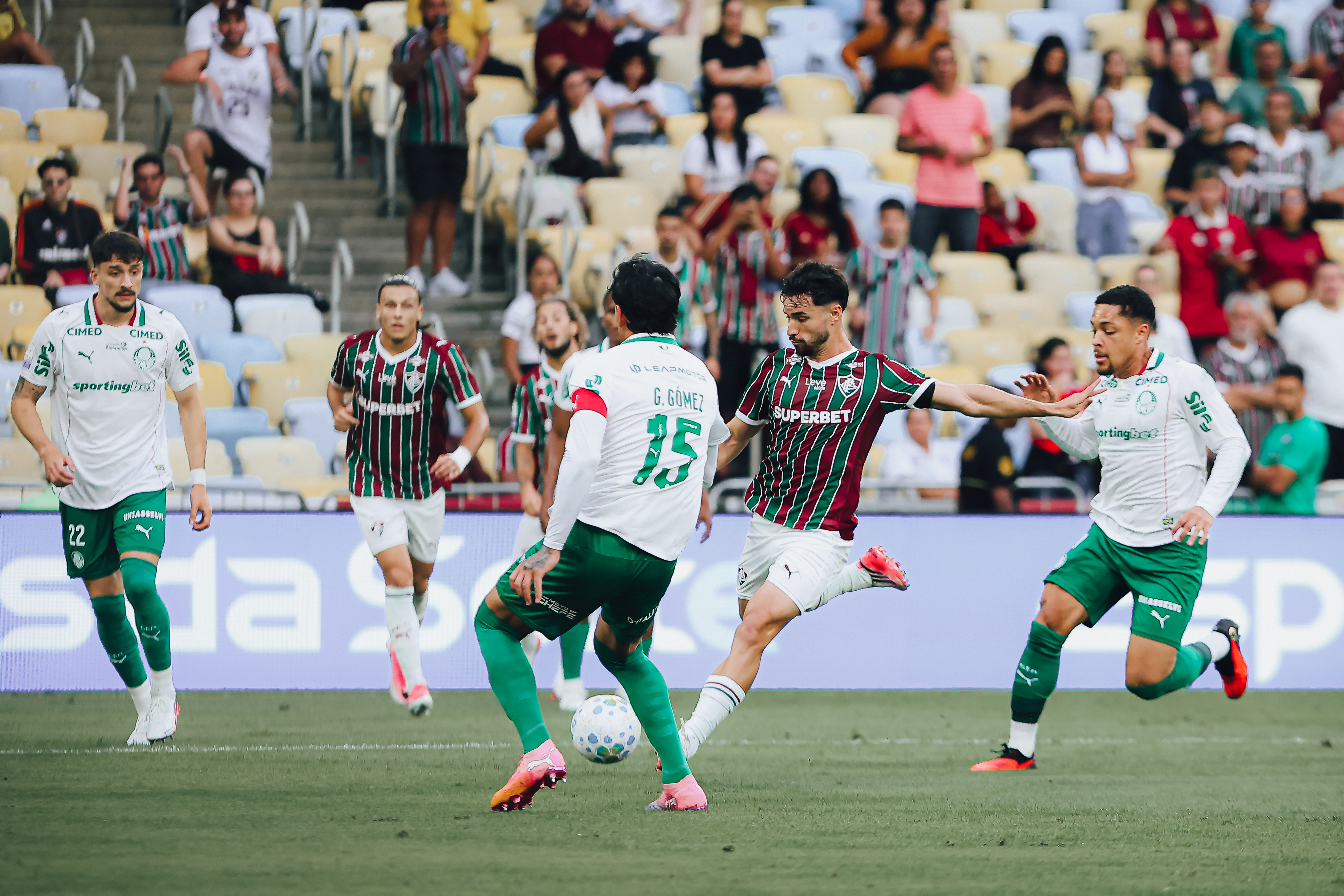 Fluminense e Palmeiras abrem semi da Libertadores no Maracanã
