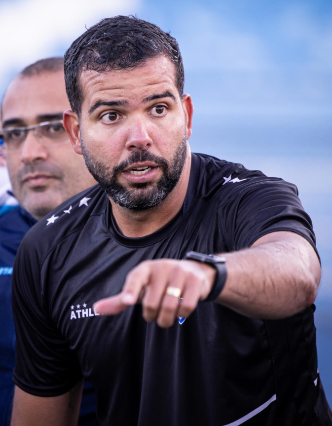 Hugo Chacon deve comandar o Londrina até o fim da Série B