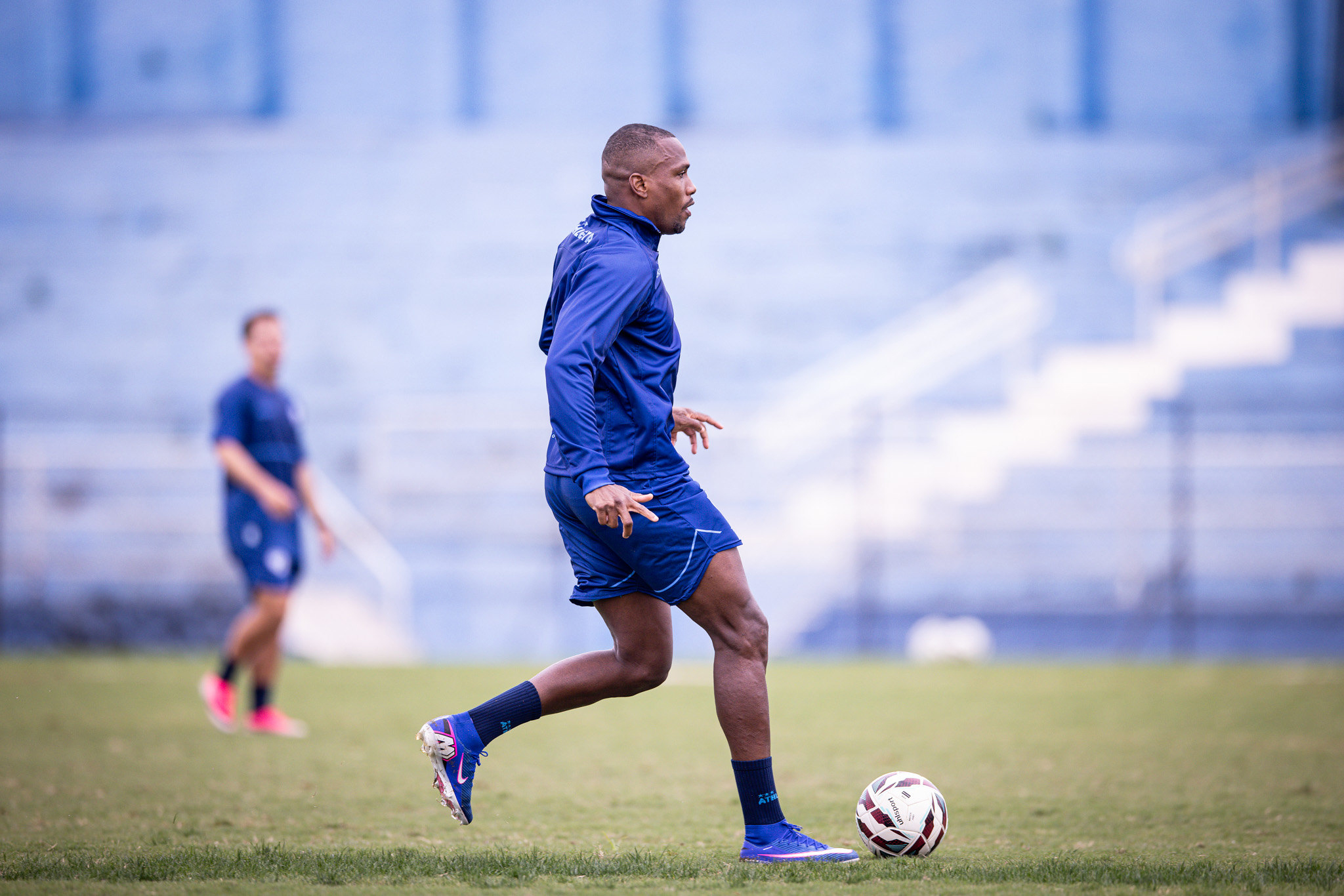 Igor Bahia se firma como comandante de ataque do Londrina