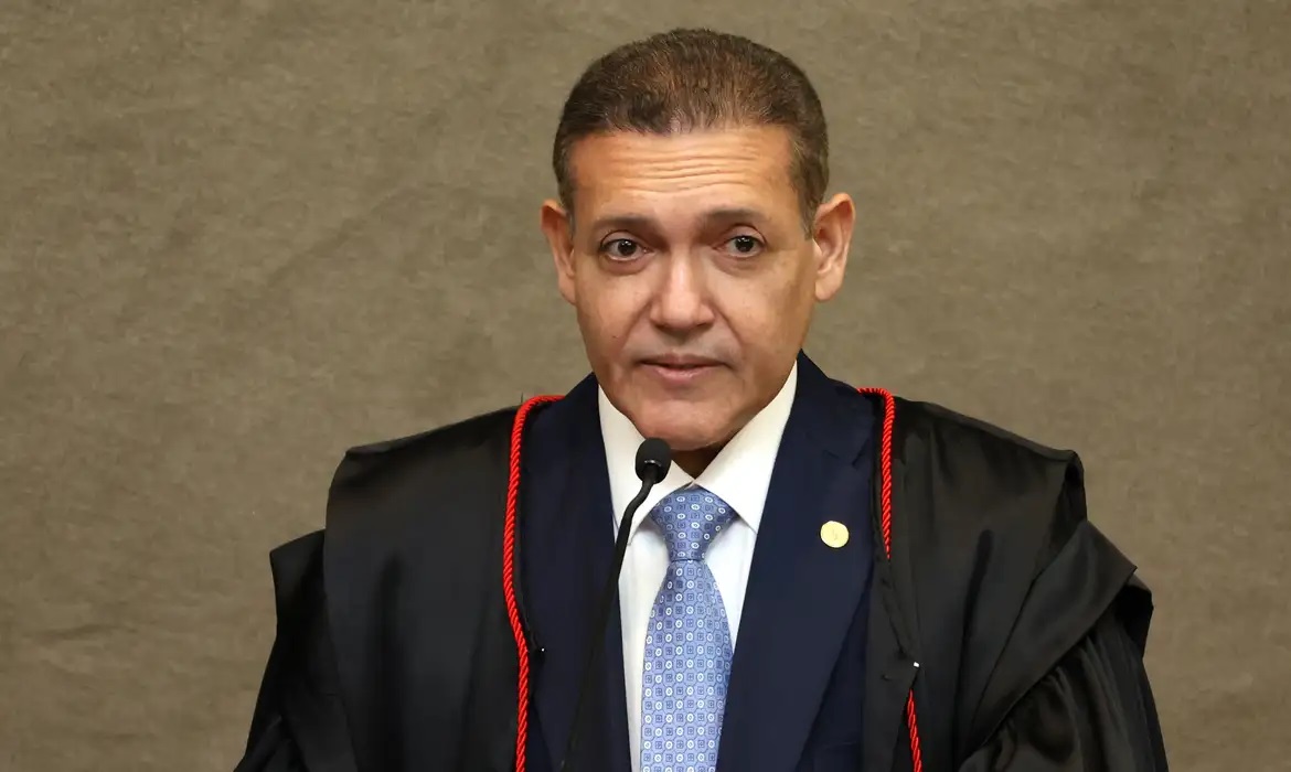 Kassio pede à PGR parecer sobre revisão da pena de Bolsonaro