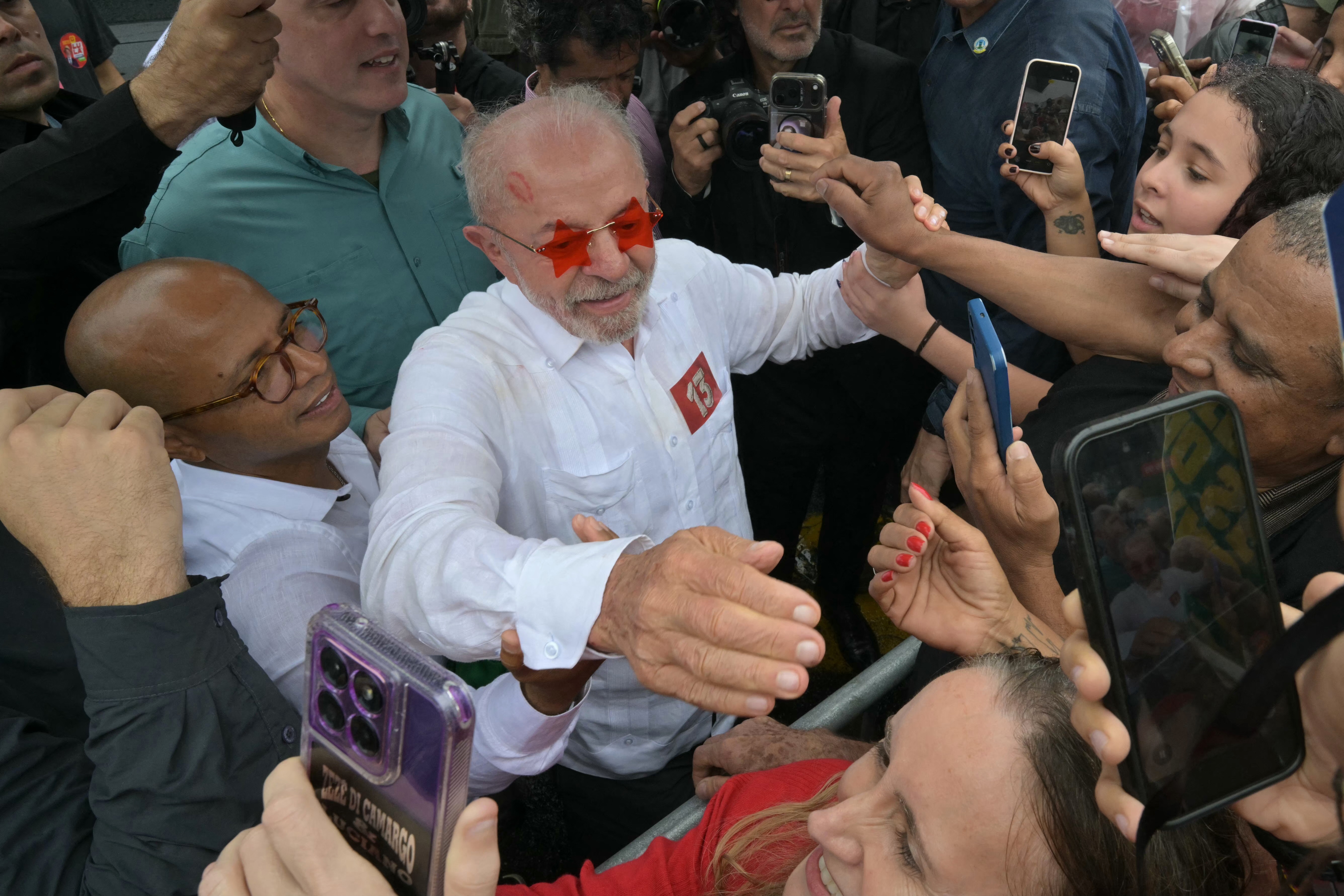 Lula vota e enaltece mobilização popular: "nunca vi nada igual"