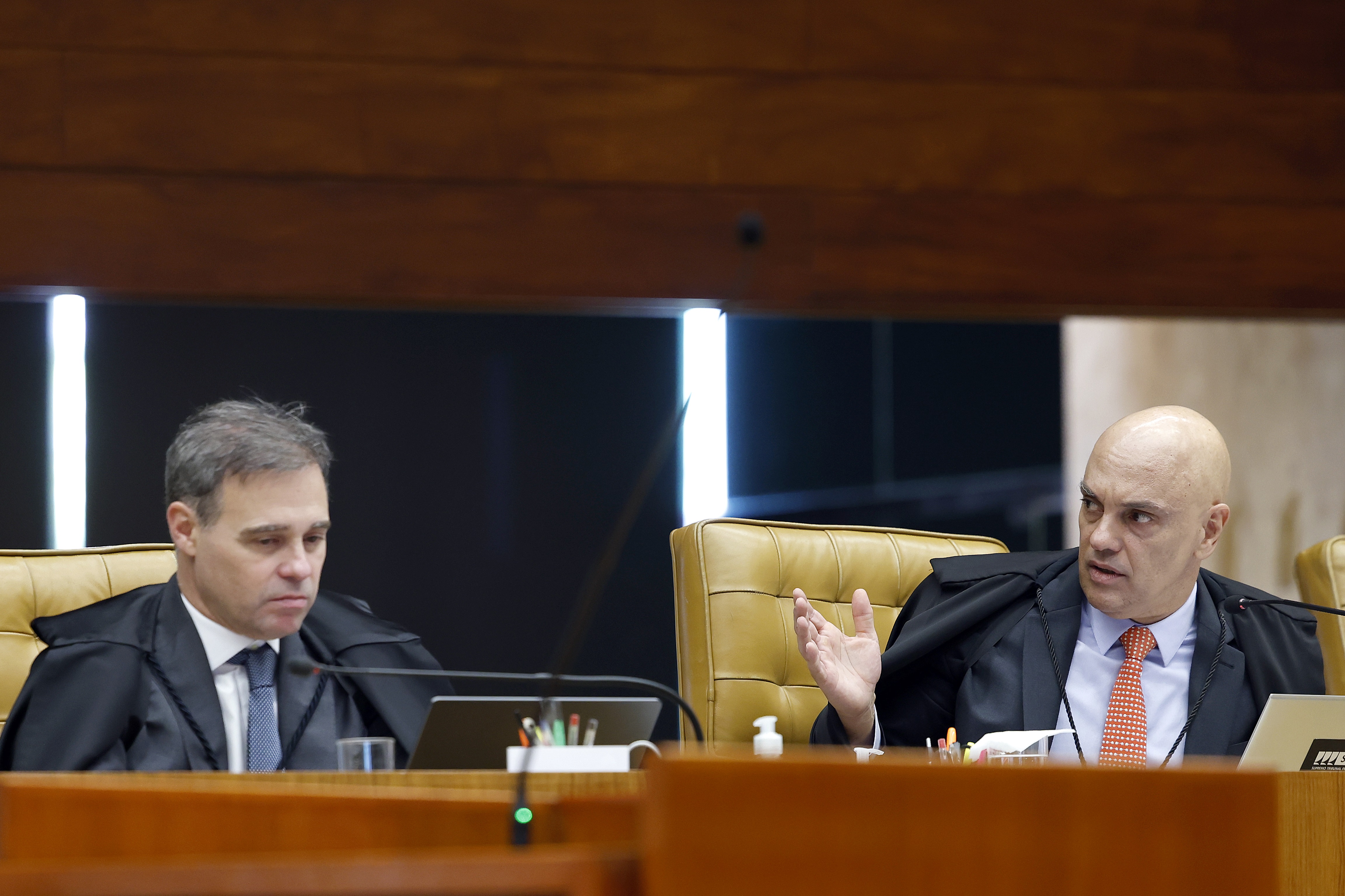 Mendonça rechaça acusações e pede investigação contra Moraes