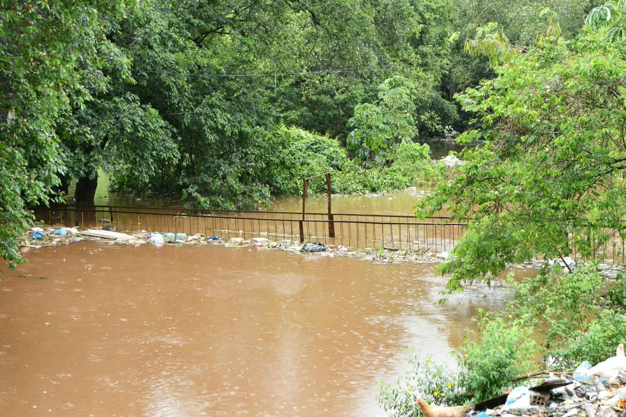 Nível do rio Paraná pode subir e impactar bairro paraguaio