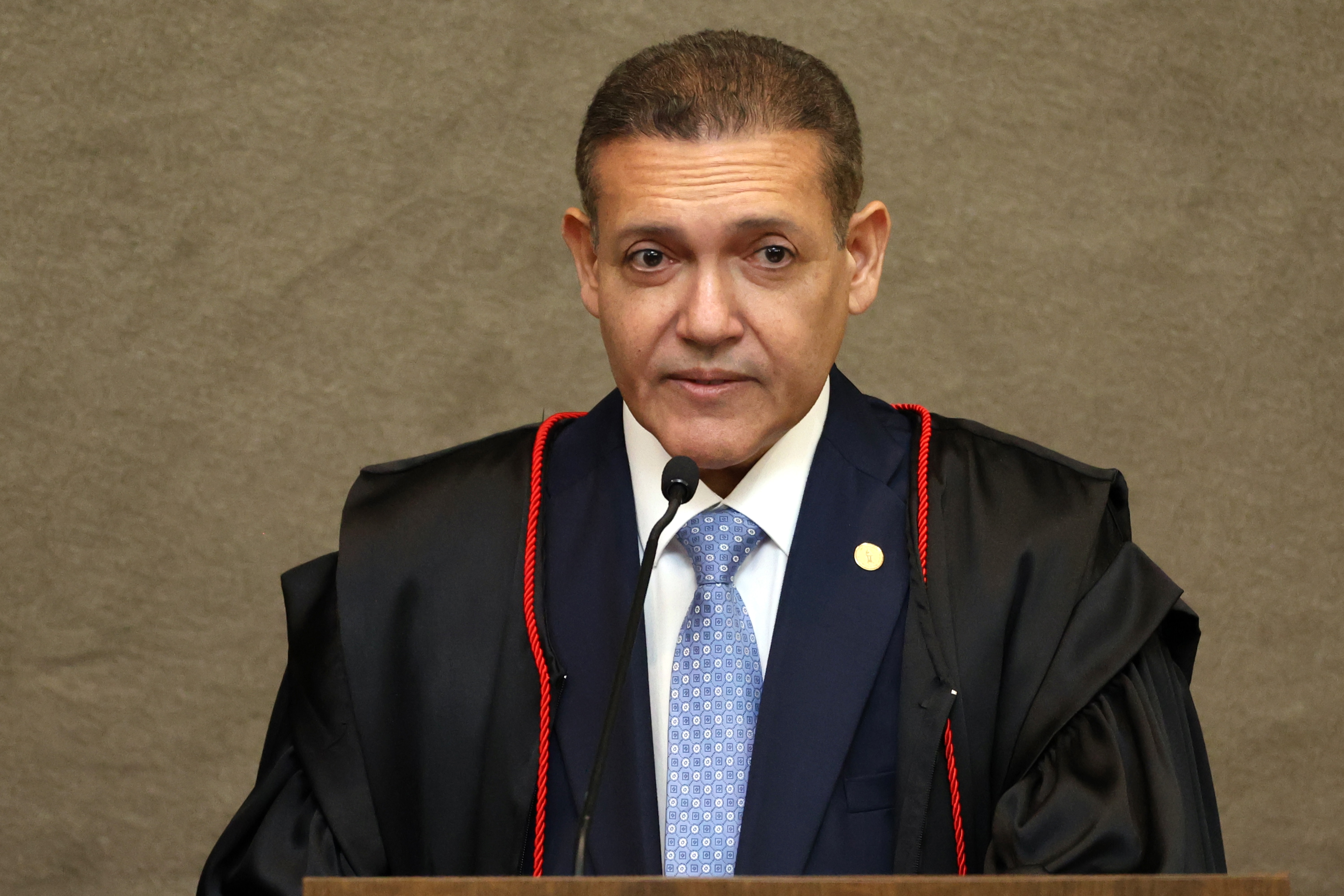 Nunes Marques volta a suspender Exército do Lula por falta de registro