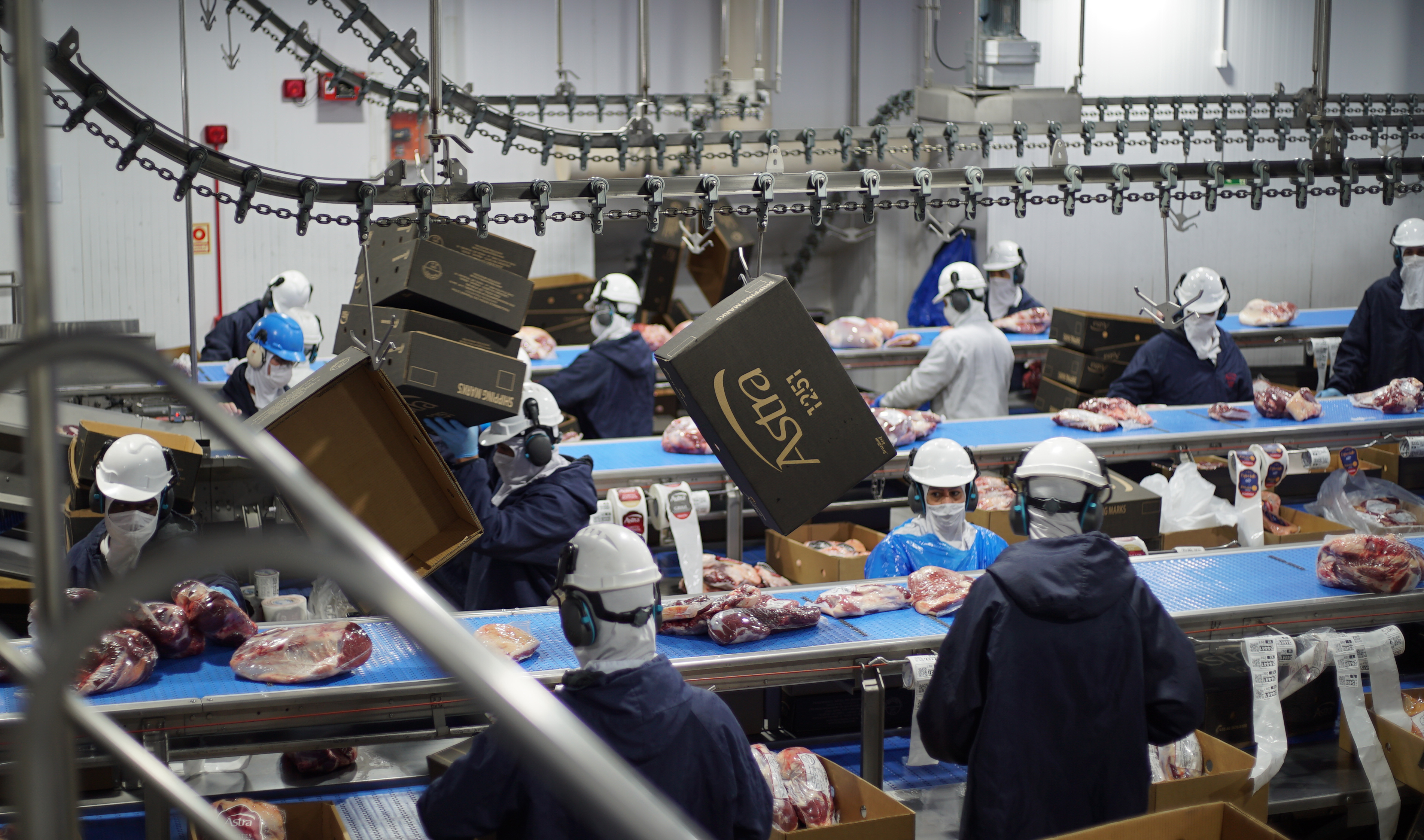 Política de cotas da China retém 400 mil toneladas e desafia exportação de carne bovina