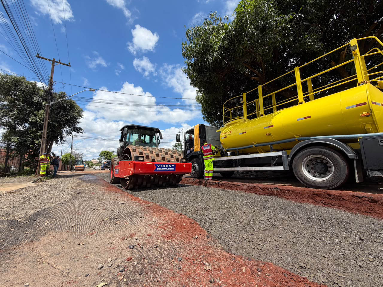 Prefeitura executa recape com tecnologia sustentável na melhoria do asfalto