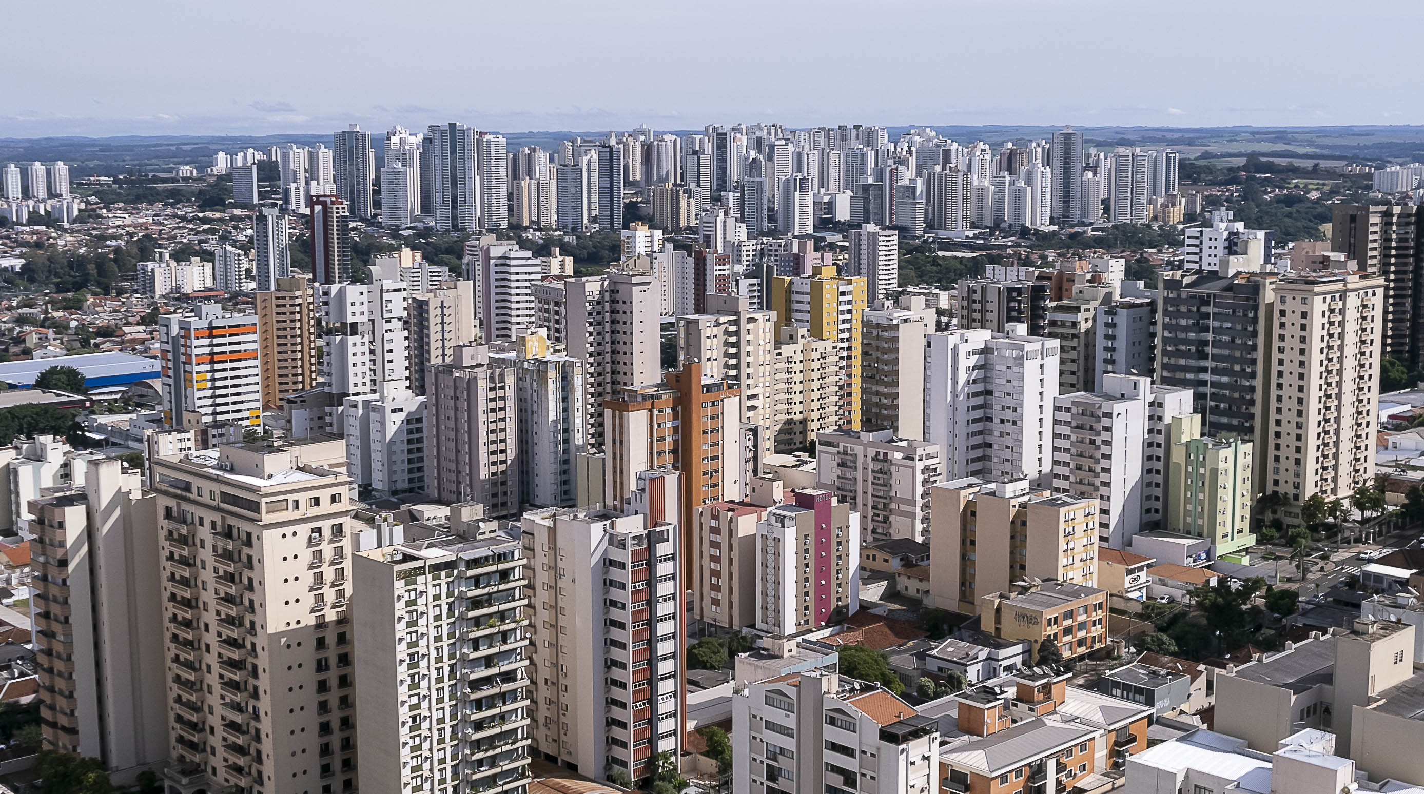Quase 394 mil londrinenses vão às urnas neste domingo
