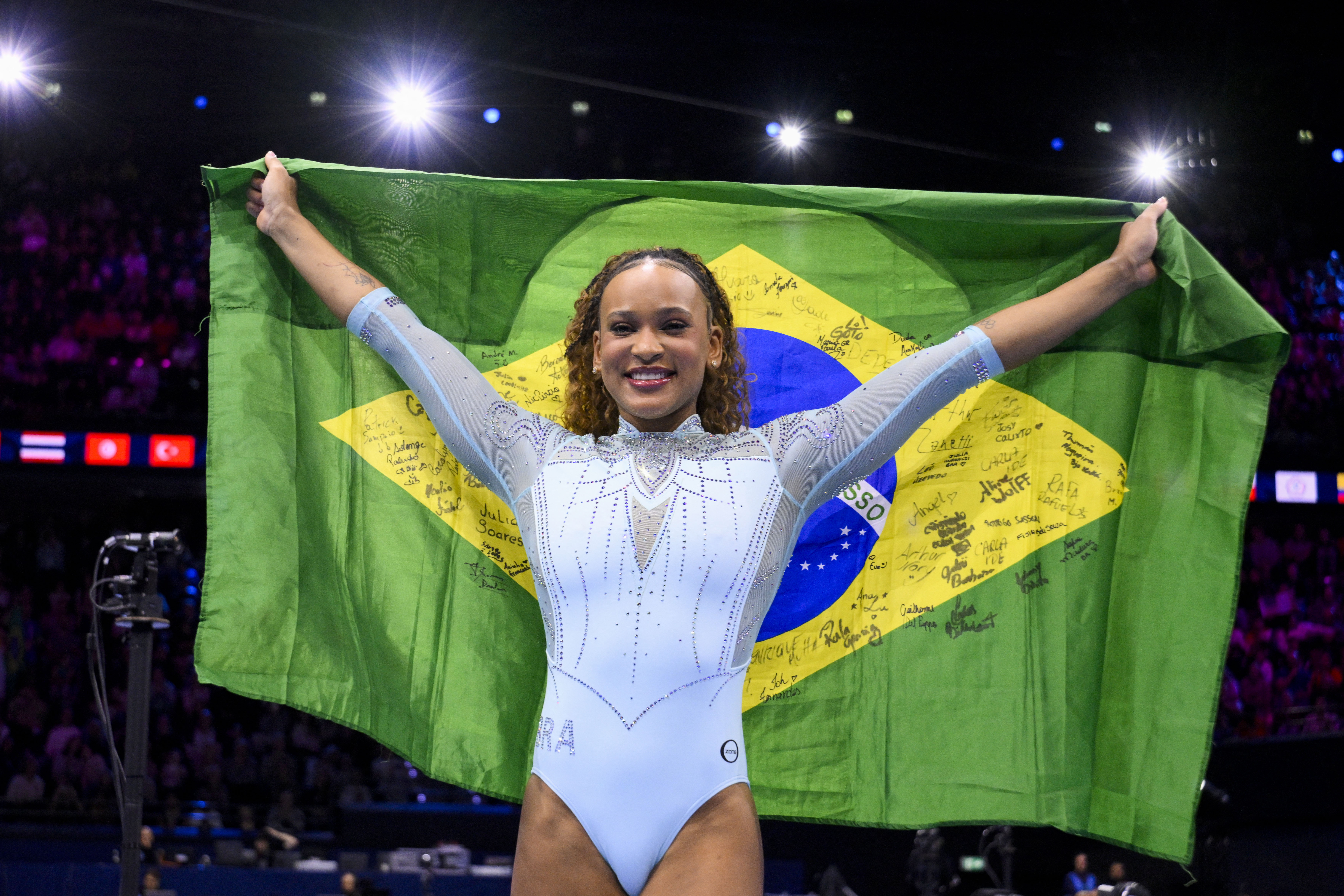 Rebeca Andrade conquista o tri no Mundial de Ginástica