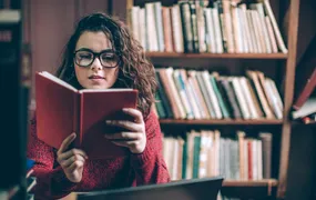 Autores modernistas e maior poeta português na lista dos livros da UEL