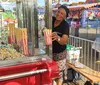 Do pão quente à pipoca doce: histórias de quem faz a feira
