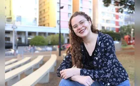 Adolescente de Londrina ganha bolsa para intercâmbio no Reino Unido
