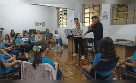 Alunos da rede municipal assistem a dueto internacional