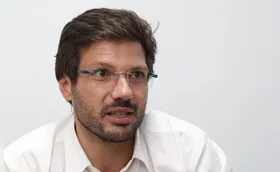Após pressão, Tiago Amaral revoga decreto das redes sociais